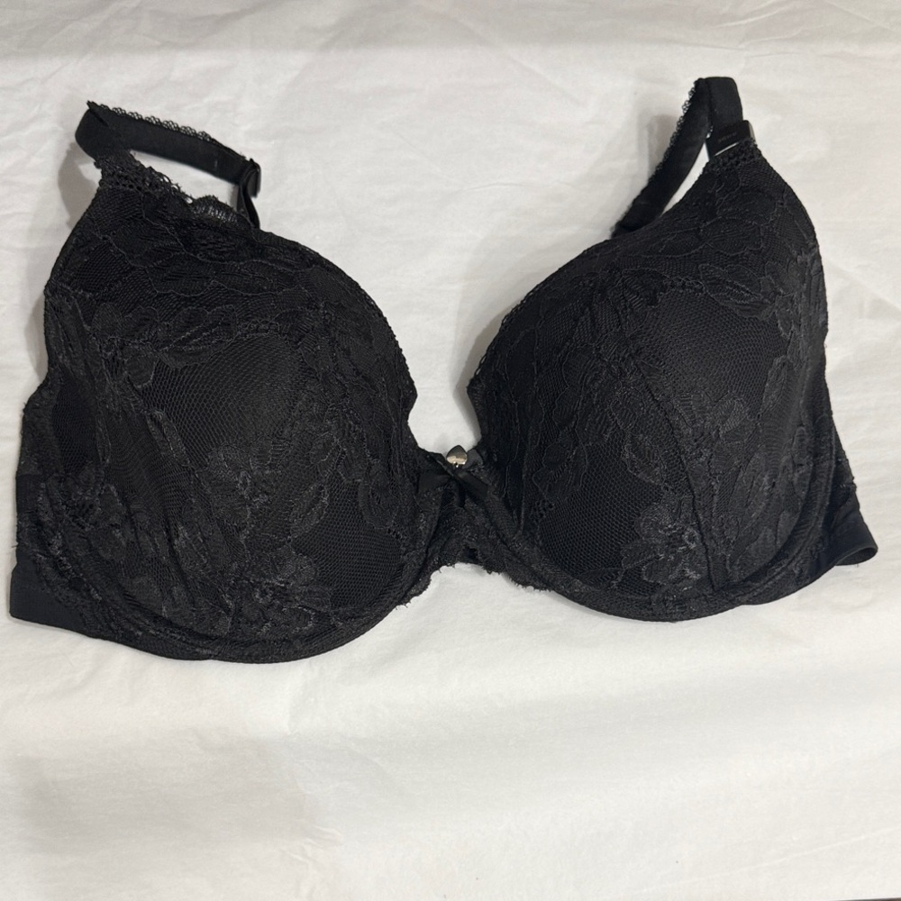Victoria's Secret Women’s Elegant Black Lace Bra Size 36DD